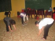 Hướng dẫn cho anh chị em môn sinh lớp A14 Thanh Quan tập luyện trong ngày khai giảng 11/11/2011